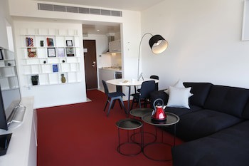 1866 Court & Suites