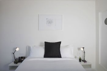 1866 Court & Suites