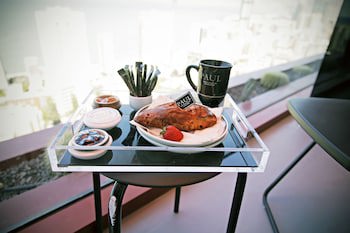 1866 Court & Suites