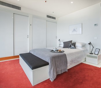 1866 Court & Suites