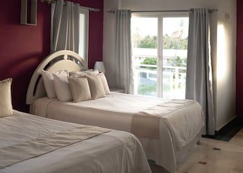 Green Coast Hotel