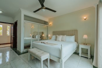 Green Coast Hotel