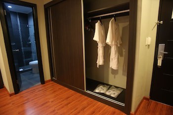 Aranjuez Hotel & Suites