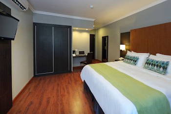 Aranjuez Hotel & Suites