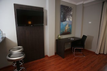 Aranjuez Hotel & Suites