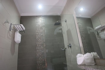 Aranjuez Hotel & Suites