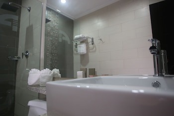 Aranjuez Hotel & Suites