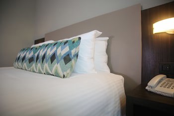Aranjuez Hotel & Suites