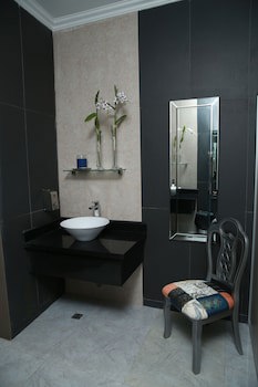 Aranjuez Hotel & Suites