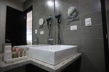 Aranjuez Hotel & Suites
