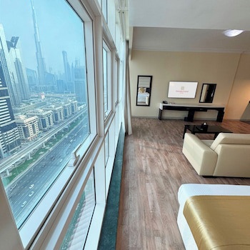 Emirates Grand Hotel