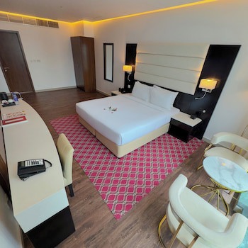 Emirates Grand Hotel