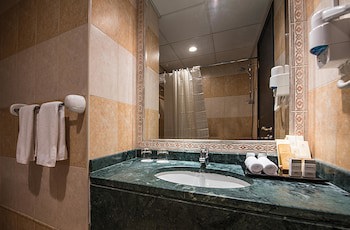 Emirates Grand Hotel