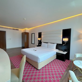 Emirates Grand Hotel