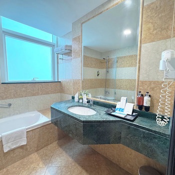 Emirates Grand Hotel