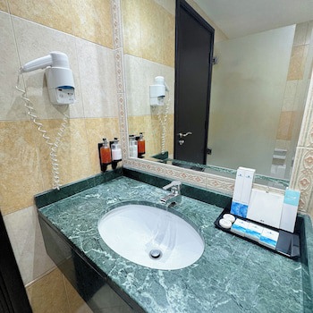 Emirates Grand Hotel