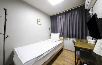 Backpackers In Yeosu - Hostel