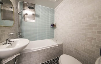 Backpackers In Yeosu - Hostel