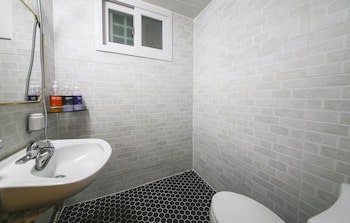 Backpackers In Yeosu - Hostel