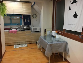Backpackers In Yeosu - Hostel