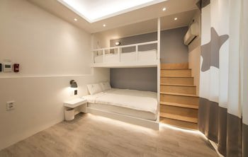 Backpackers In Yeosu - Hostel