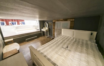 Backpackers In Yeosu - Hostel