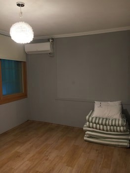 Backpackers In Yeosu - Hostel