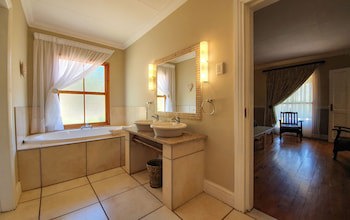 Berluda Farmhouse & Cottages