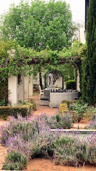Berluda Farmhouse & Cottages