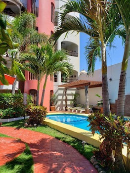 Hotel Y Suites Los Encantos
