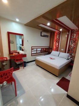 Hotel Sogo Lrt Monumento Station