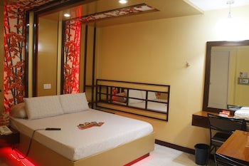 Hotel Sogo Lrt Monumento Station