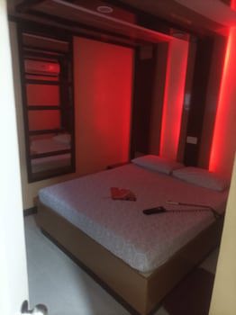 Hotel Sogo Lrt Monumento Station