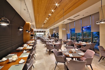 Dosso Dossi Hotels & Spa Downtown