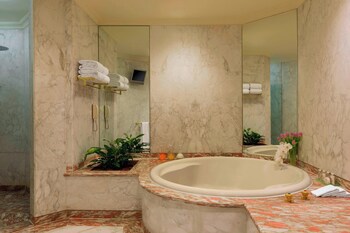 Sheraton Kuwait, A Luxury Collection Hotel, Kuwait City