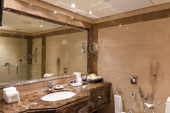 Sheraton Kuwait, A Luxury Collection Hotel, Kuwait City
