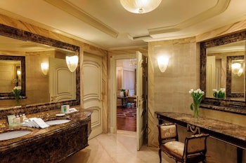 Sheraton Kuwait, A Luxury Collection Hotel, Kuwait City