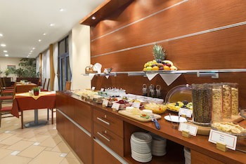 Ramada by Wyndham Airport Prague galeri fotoğrafı