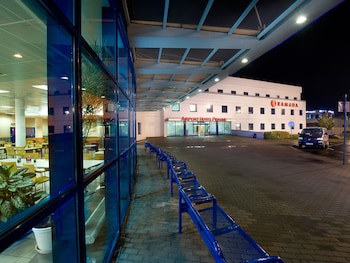 Ramada By Wyndham Airport Prague