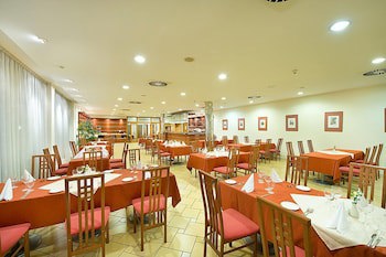 Ramada by Wyndham Airport Prague fotoğrafı
