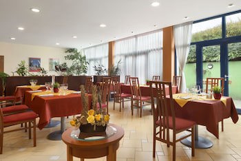 Ramada by Wyndham Airport Prague galeri fotoğrafı