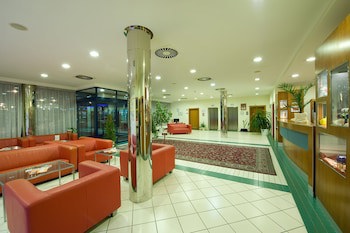 Ramada by Wyndham Airport Prague galeri fotoğrafı