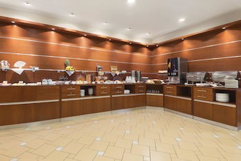 Ramada by Wyndham Airport Prague galeri fotoğrafı