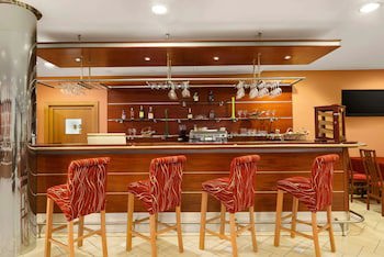 Ramada by Wyndham Airport Prague fotoğrafı