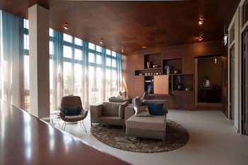 Ema House Hotel Suites