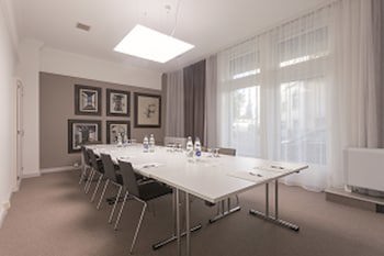 Ema House Hotel Suites
