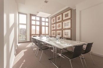 Ema House Hotel Suites
