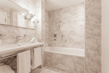 Ema House Hotel Suites