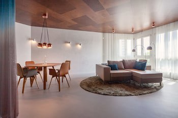 Ema House Hotel Suites