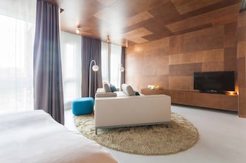 Ema House Hotel Suites